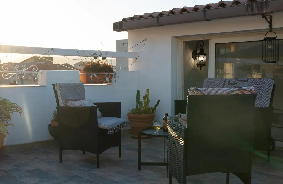 Cozy Guest House Downtown-1