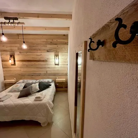 Iknos Guest House-3